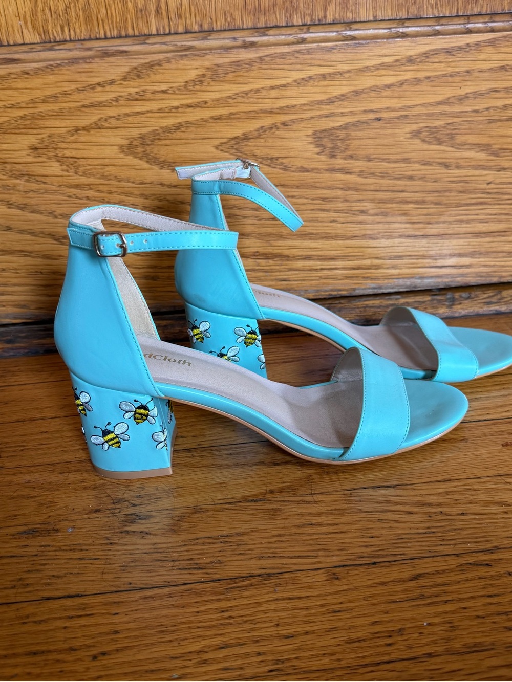 Mint Bee Block Heel Sandals with Ankle Strap - Picture 4 of 8